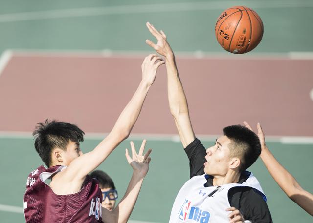 两个人看的www高清观看